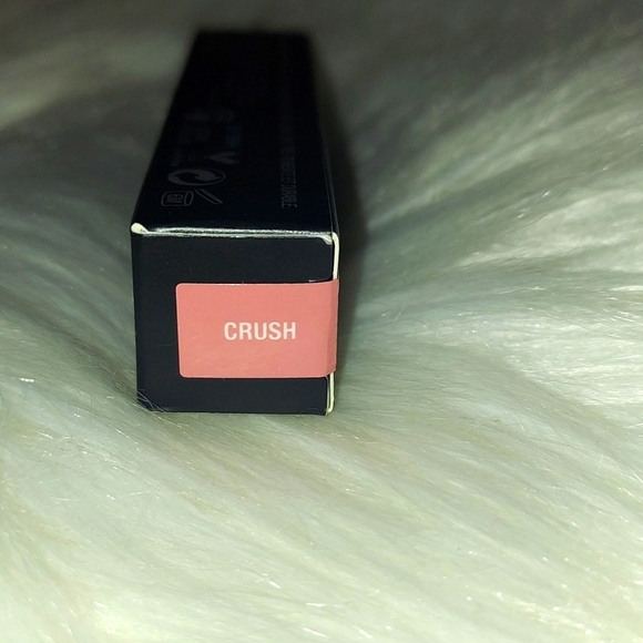 Anastasia Liquid Lipstick in Crush - Picture 2 of 3
